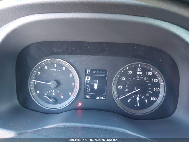 KM8J33A49HU332341 Hyundai TUCSON SE