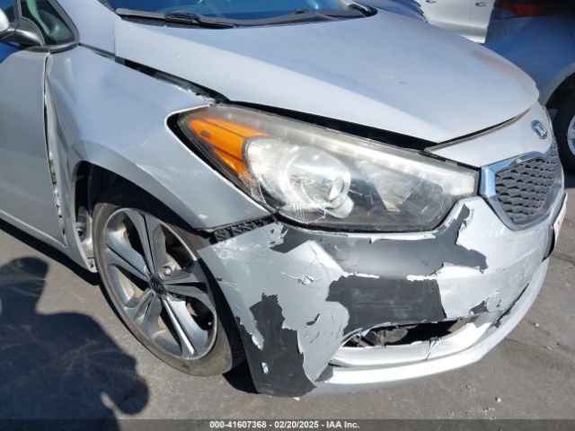 KNAFX5A89G5619214 KIA FORTE EX