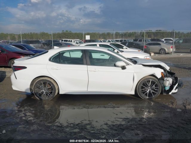 4T1G11AK6NU713742 Toyota CAMRY SE