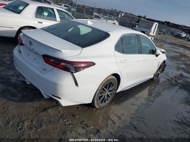 4T1G11AK6NU713742 Toyota CAMRY SE