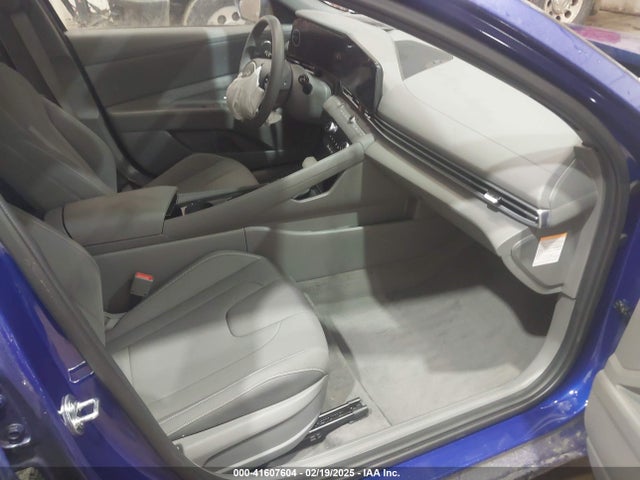 KMHLM4DJ0RU109751 Hyundai Elantra Hybrid Blue