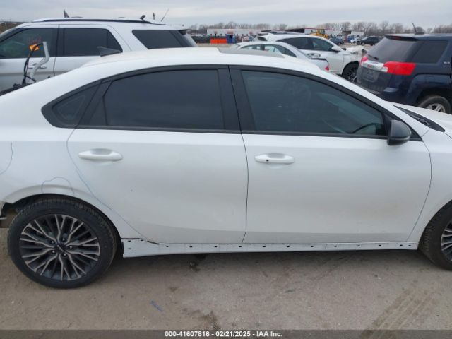 3KPF54ADXRE739563 KIA Forte Gt-line