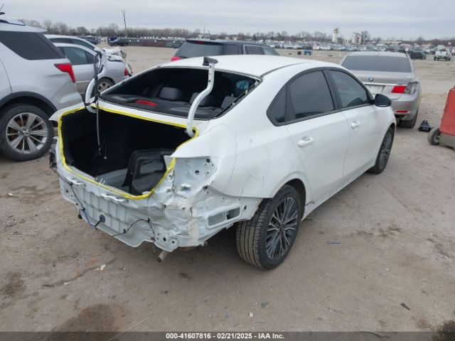 3KPF54ADXRE739563 KIA Forte Gt-line