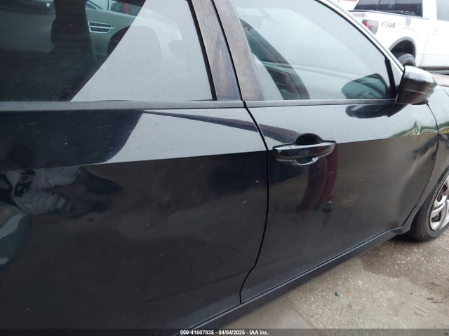 19XFC2F51GE049368 Honda Civic Lx