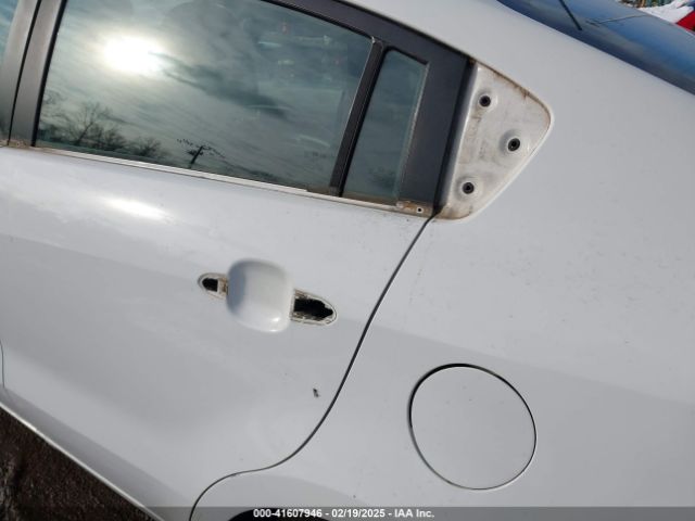 KNADM4A32F6515770 KIA RIO LX