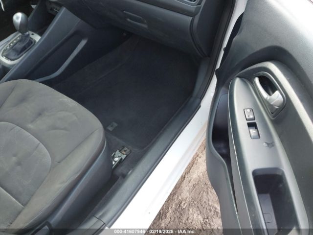 KNADM4A32F6515770 KIA RIO LX