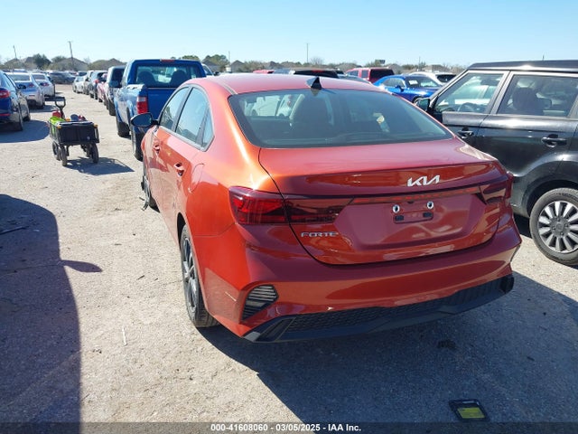 3KPF24AD8NE451334 KIA Forte Lxs
