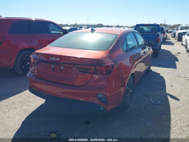3KPF24AD8NE451334 KIA Forte Lxs