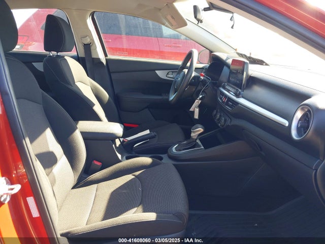 3KPF24AD8NE451334 KIA Forte Lxs