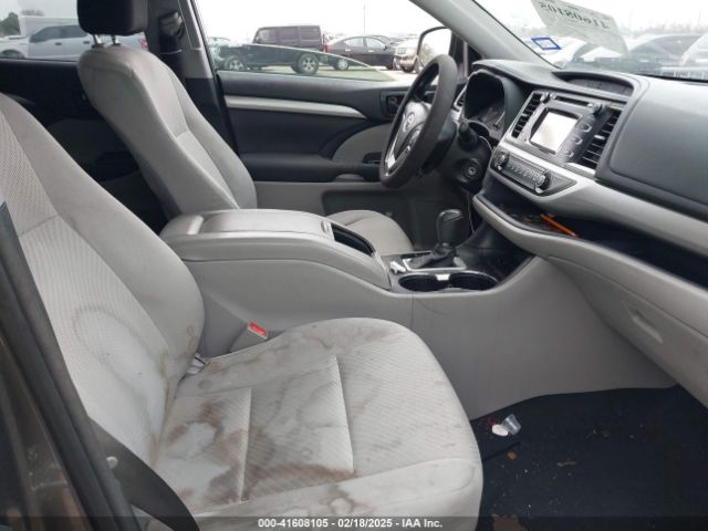 5TDZARFHXFS010904 Toyota Highlander Le