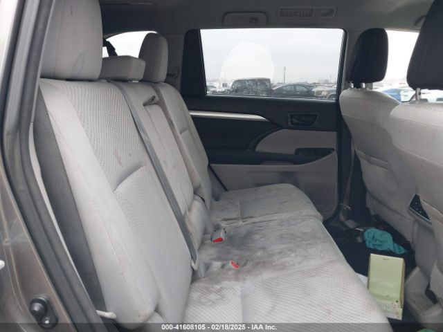5TDZARFHXFS010904 Toyota Highlander Le