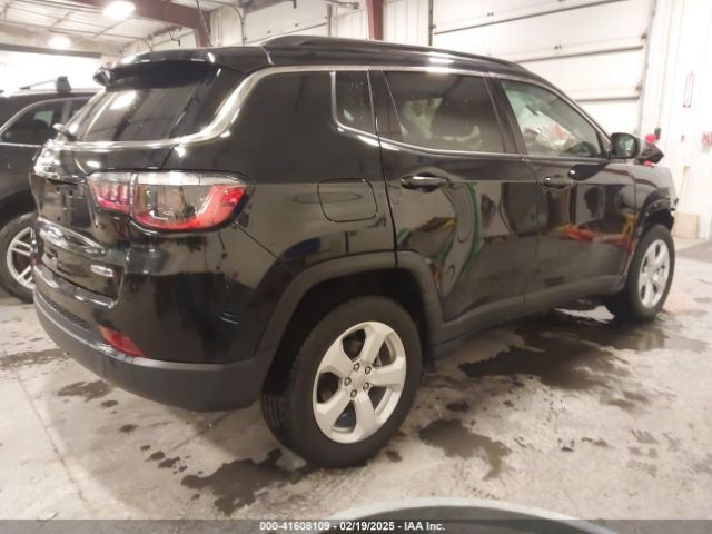 3C4NJDBB9NT134329 Jeep Compass Latitude 4x4