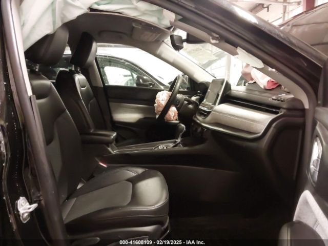 3C4NJDBB9NT134329 Jeep Compass Latitude 4x4