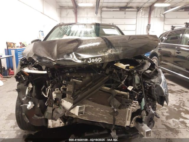 3C4NJDBB9NT134329 Jeep Compass Latitude 4x4