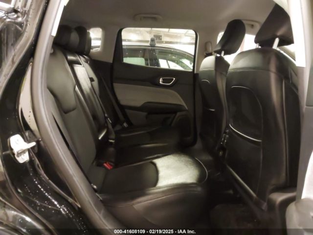 3C4NJDBB9NT134329 Jeep Compass Latitude 4x4