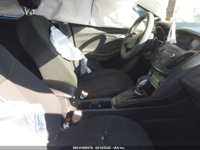 1FADP3F2XJL295508 Ford FOCUS SE