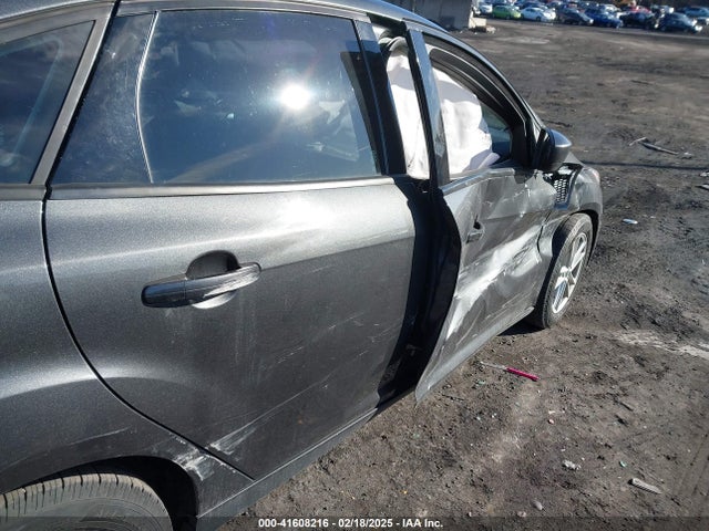 1FADP3F2XJL295508 Ford FOCUS SE