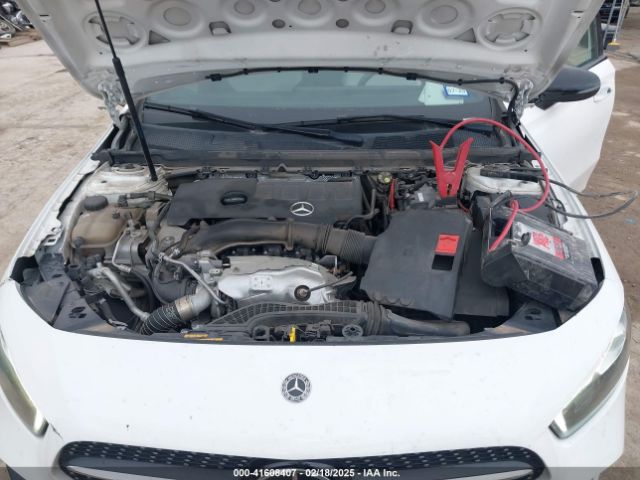 WDD3G4EB5KW012029 Mercedes-Benz A 220