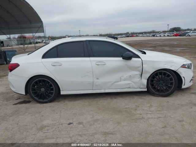 WDD3G4EB5KW012029 Mercedes-Benz A 220