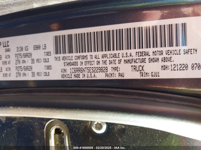 1C6RR6NT5ES229828 RAM 1500 Laramie