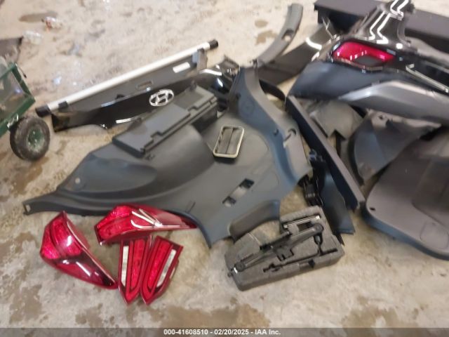 5XYZUDLB6HG415099 Hyundai Santa Fe Sport 2.4l