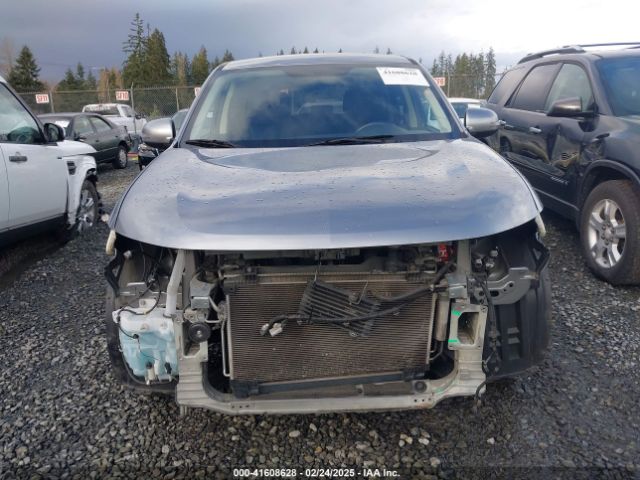 JA4AZ3A34HZ033833 Mitsubishi Outlander Se