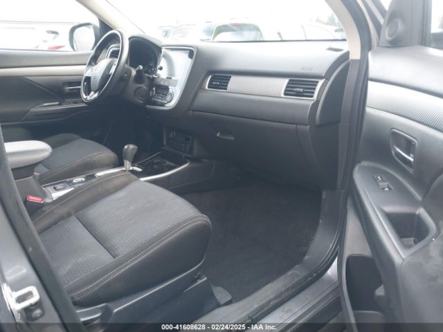 2017 MITSUBISHI OUTLANDER JA4AZ3A34HZ033833 Photo 4