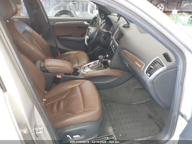 WA1LFAFP3EA032751 Audi Q5 2.0t Premium
