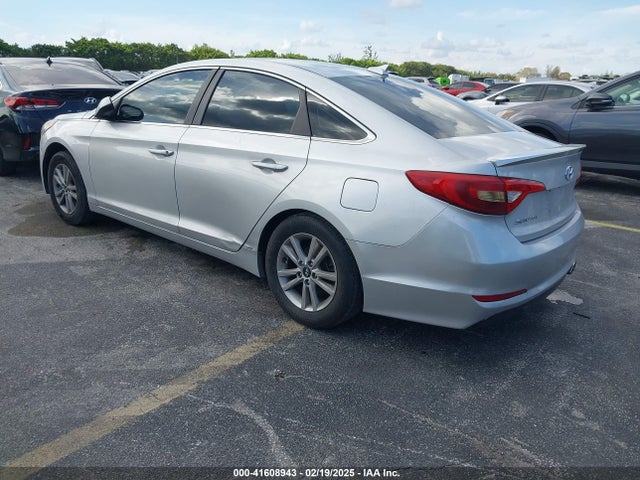 5NPE24AFXFH107806 Hyundai SONATA SE