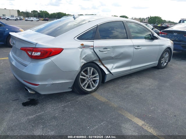 5NPE24AFXFH107806 Hyundai SONATA SE