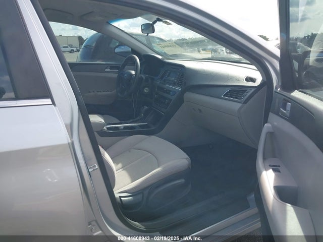 5NPE24AFXFH107806 Hyundai SONATA SE