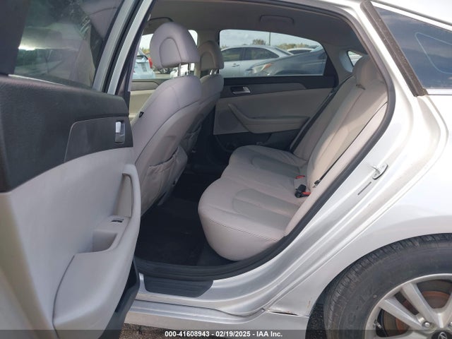 5NPE24AFXFH107806 Hyundai SONATA SE