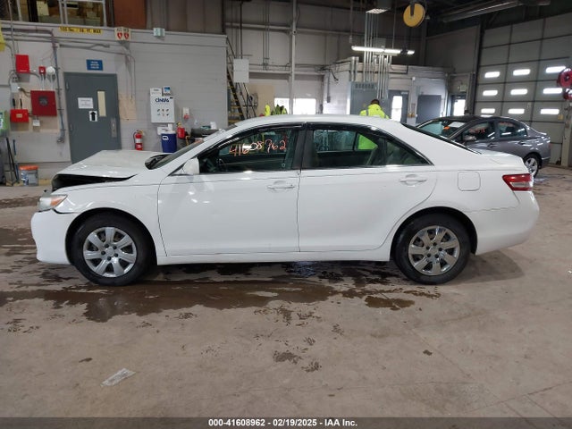 2010 Toyota Camry Le მანქანა იყიდება აუქციონზე, vin: 4T4BF3EK5AR024938, აუქციონის ნომერი: 41608962