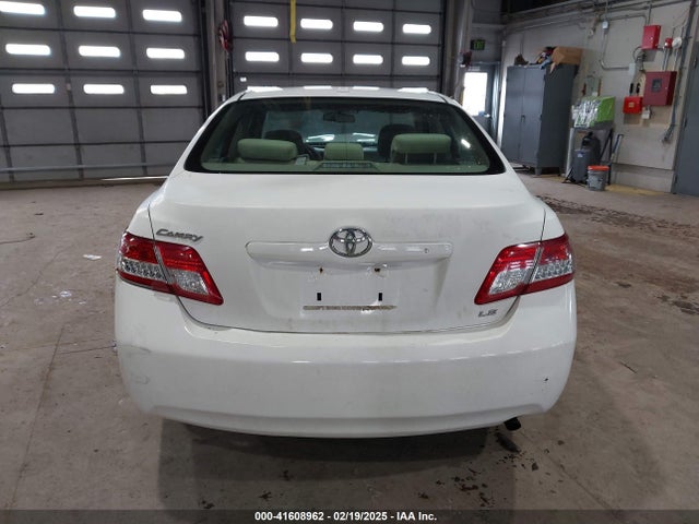 2010 Toyota Camry Le მანქანა იყიდება აუქციონზე, vin: 4T4BF3EK5AR024938, აუქციონის ნომერი: 41608962