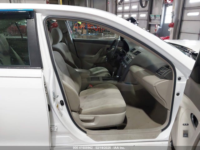 2010 Toyota Camry Le მანქანა იყიდება აუქციონზე, vin: 4T4BF3EK5AR024938, აუქციონის ნომერი: 41608962