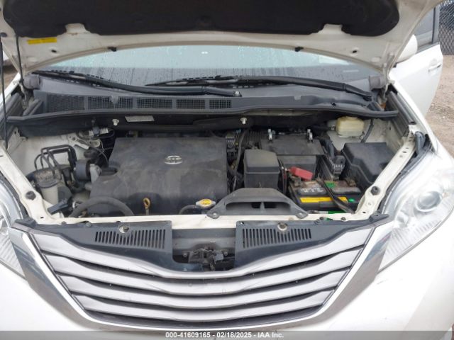 5TDYK3DC2GS726677 Toyota Sienna Xle Premium 8 Passenger