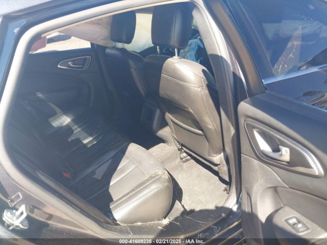 1C3CCCAB7GN194677 Chrysler 200 Limited Platinum