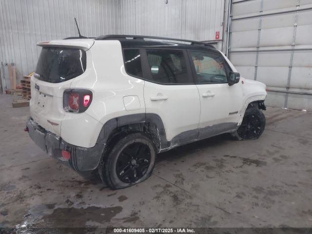 ZACCJBCB2JPH68075 Jeep Renegade Trailhawk 4x4