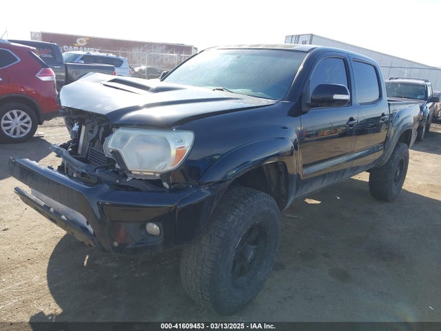 Toyota Tacoma Double Cab 2014 3TMLU4EN7EM149250 Image 2