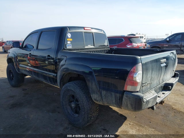 Toyota Tacoma Double Cab 2014 3TMLU4EN7EM149250 Image 3