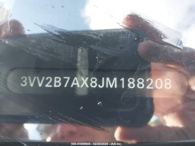 3VV2B7AX8JM188208 Volkswagen Tiguan 2.0t Se/2.0t Sel