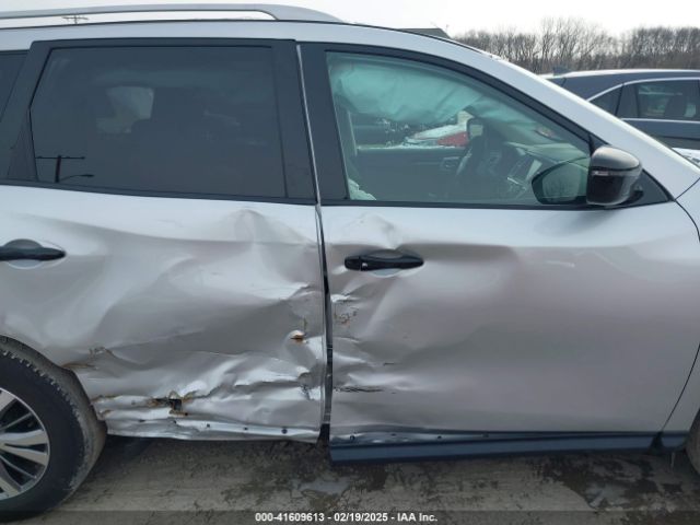 5N1DR2MMXKC637720 Nissan Pathfinder Sv