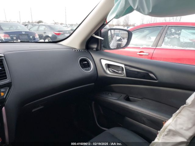 5N1DR2MMXKC637720 Nissan Pathfinder Sv