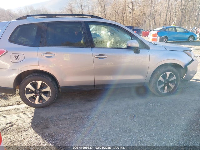 Subaru Forester 2.5i Premium 2018 JF2SJAGC5JH601260 Image 13