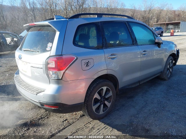 Subaru Forester 2.5i Premium 2018 JF2SJAGC5JH601260 Image 4