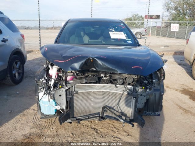 7MUFBABG8RV060709 Toyota Corolla Cross Hybrid S