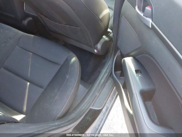 KMHD84LFXHU247060 Hyundai Elantra Value Edition
