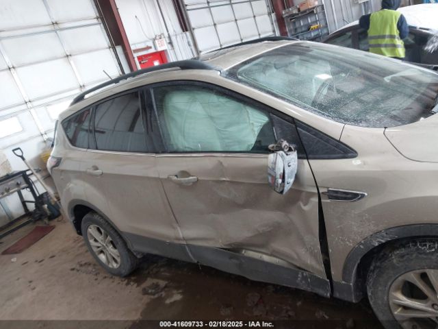 1FMCU0HD3JUA08544 Ford ESCAPE SEL