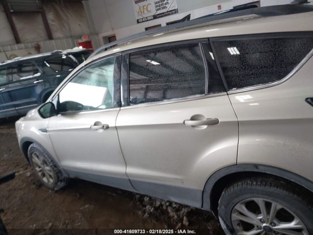 1FMCU0HD3JUA08544 Ford ESCAPE SEL