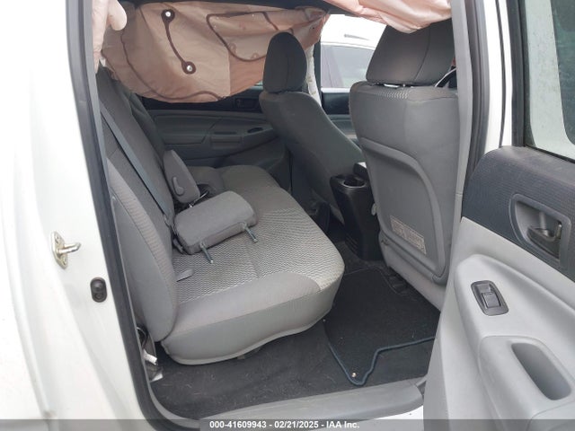 5TFLU4EN5FX118378 Toyota Tacoma Base V6